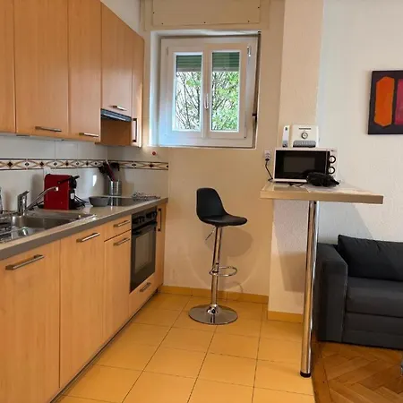 Near Centre And Train Station Apartment *